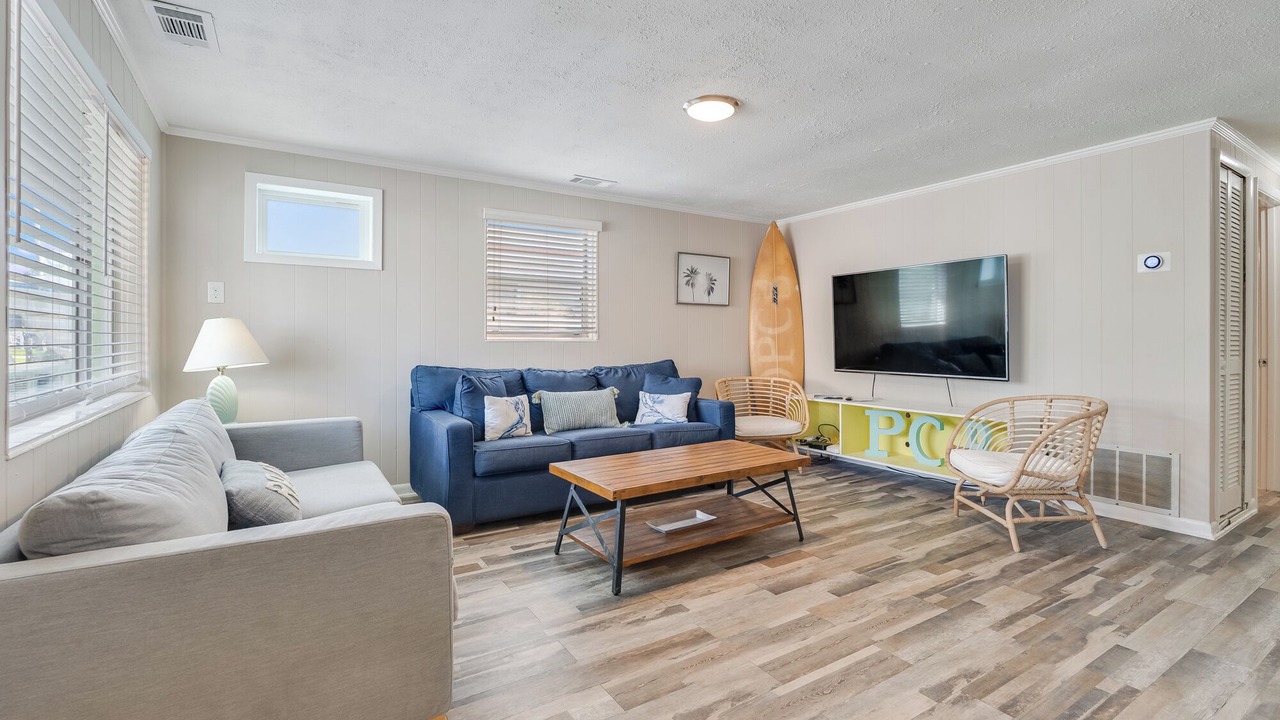 Photo of Livingroom in Bid-a-wee Beach