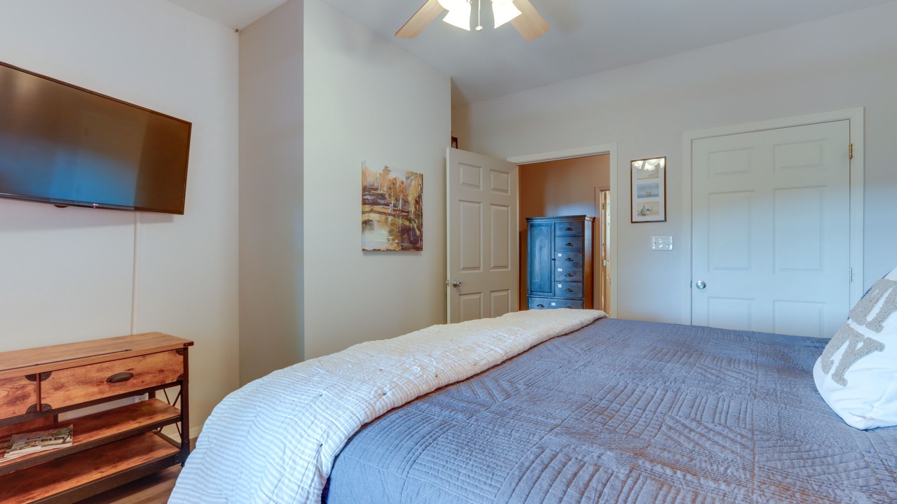 Photo of Bedroom in Sylvan Shores