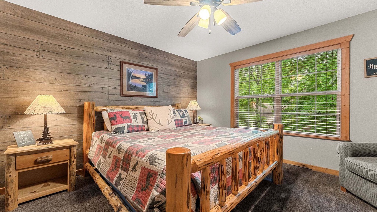 Photo of Bedroom in Reeds Spring