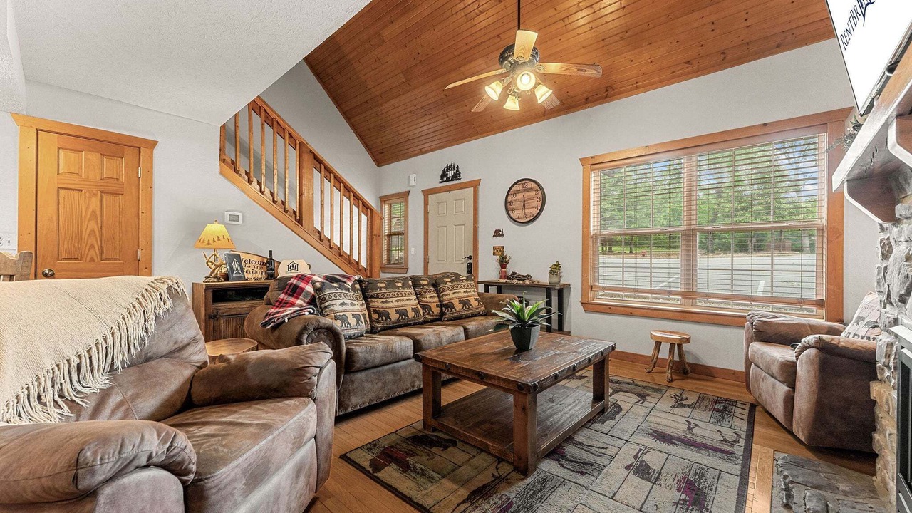 Photo of Livingroom in Reeds Spring