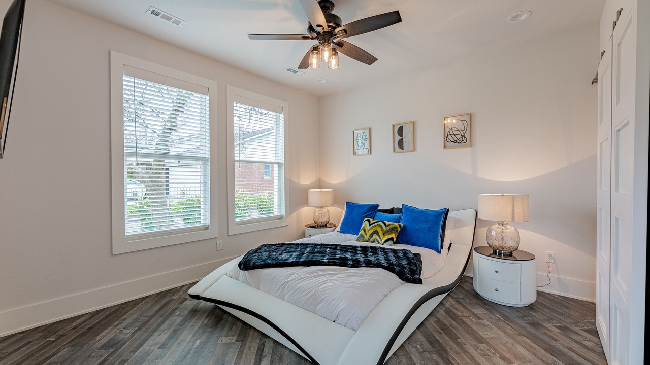 Photo of Bedroom in Downtown