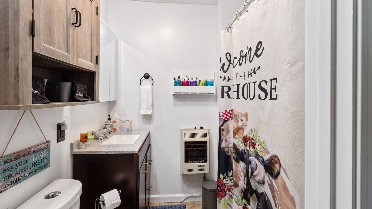 Photo of Bathroom in Horse Cave