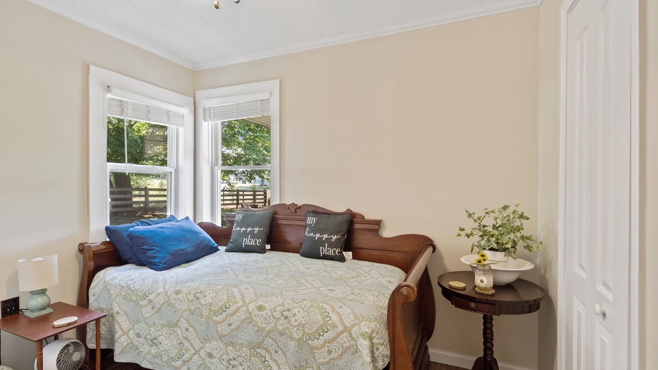Photo of Bedroom in Horse Cave