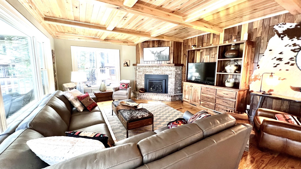 Photo of Livingroom in Redgranite