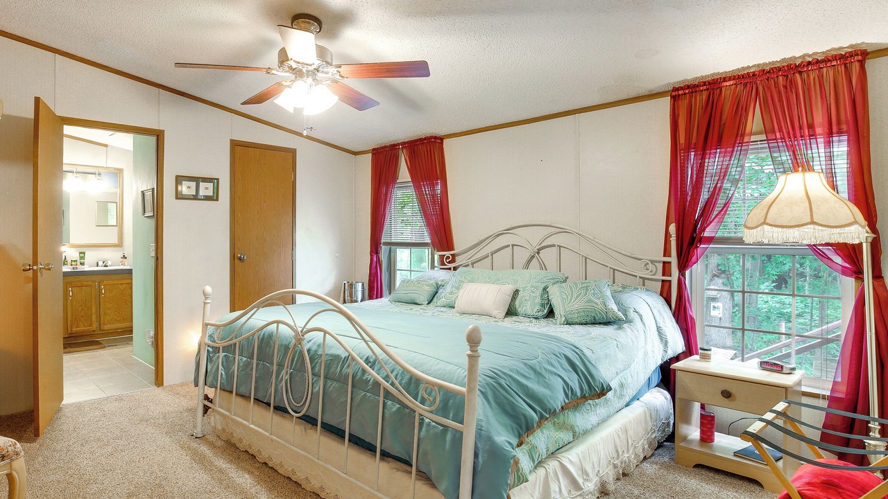 Photo of Bedroom in Brownstown