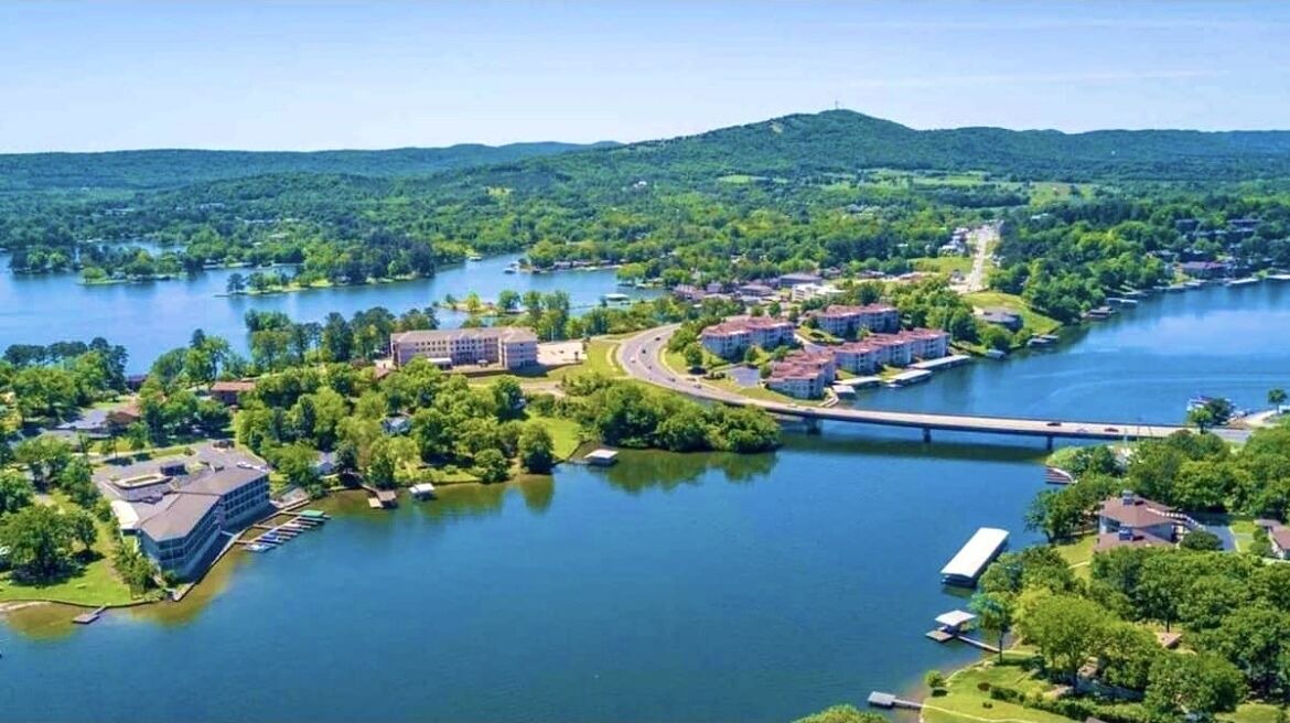 Photo of Others in Lake Hamilton