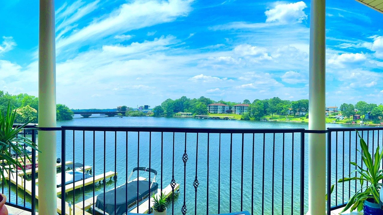 Photo of Others in Lake Hamilton
