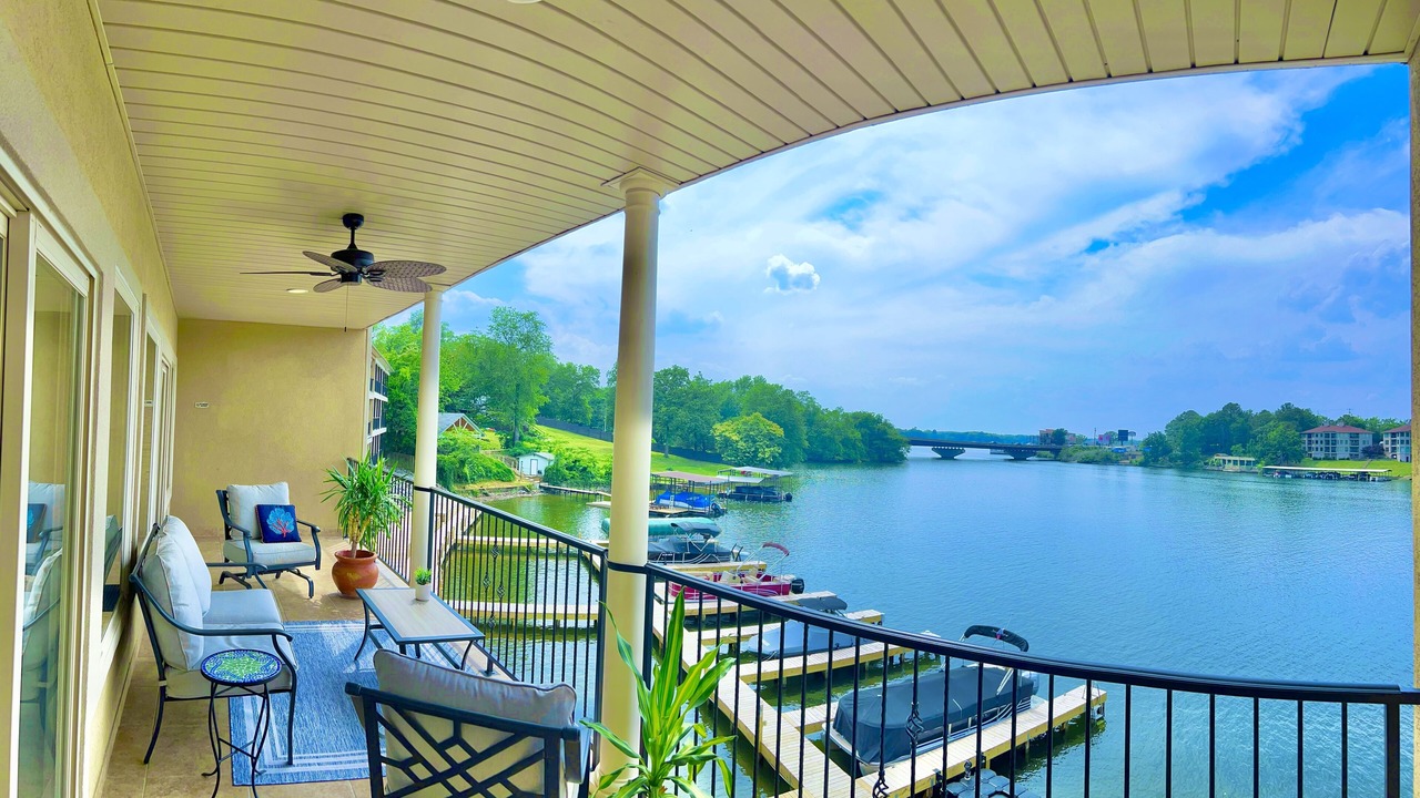 Photo of Others in Lake Hamilton