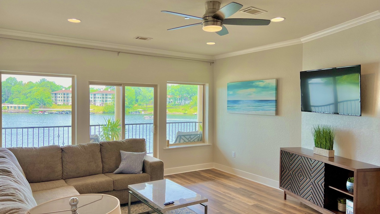 Photo of Bedroom in Lake Hamilton