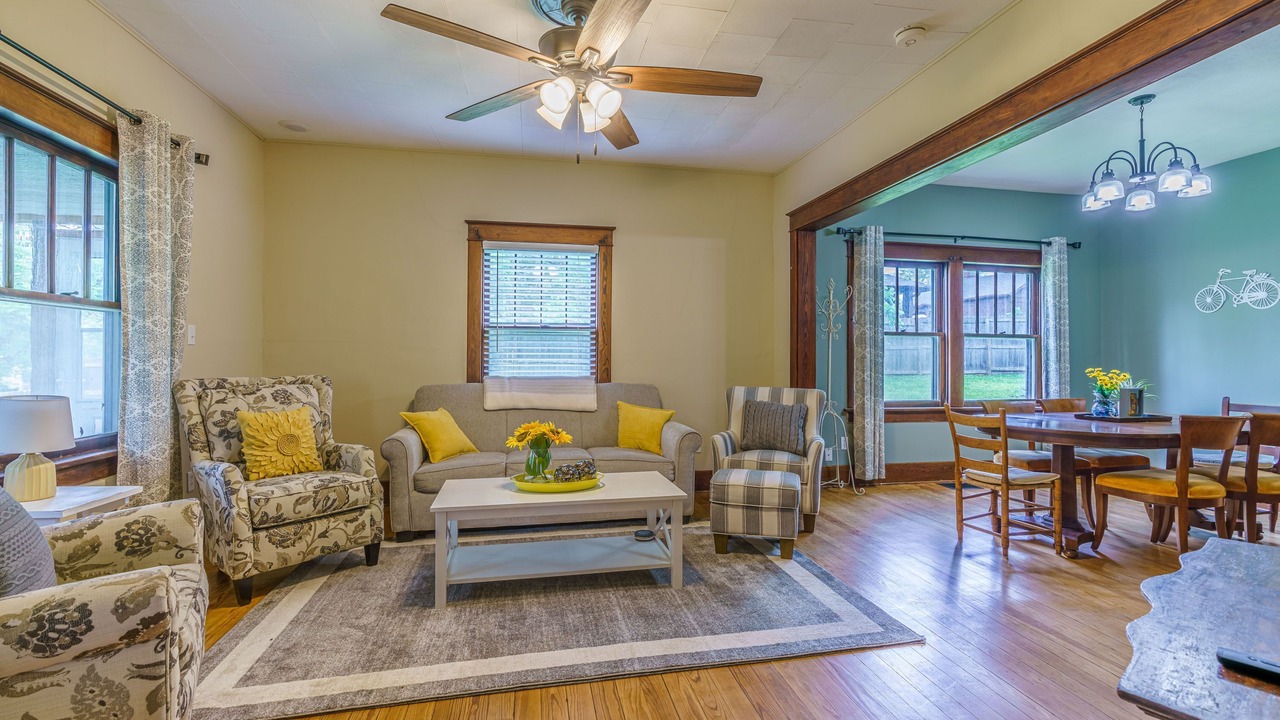 Photo of Livingroom in Rocheport