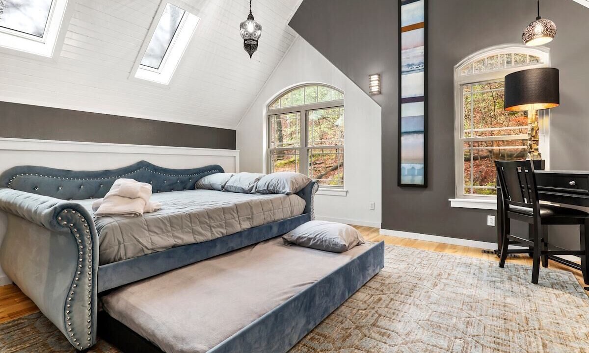 Photo of Bedroom in Sylvan Shores
