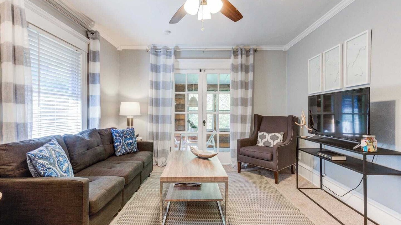 Photo of Livingroom in South Hyde Park
