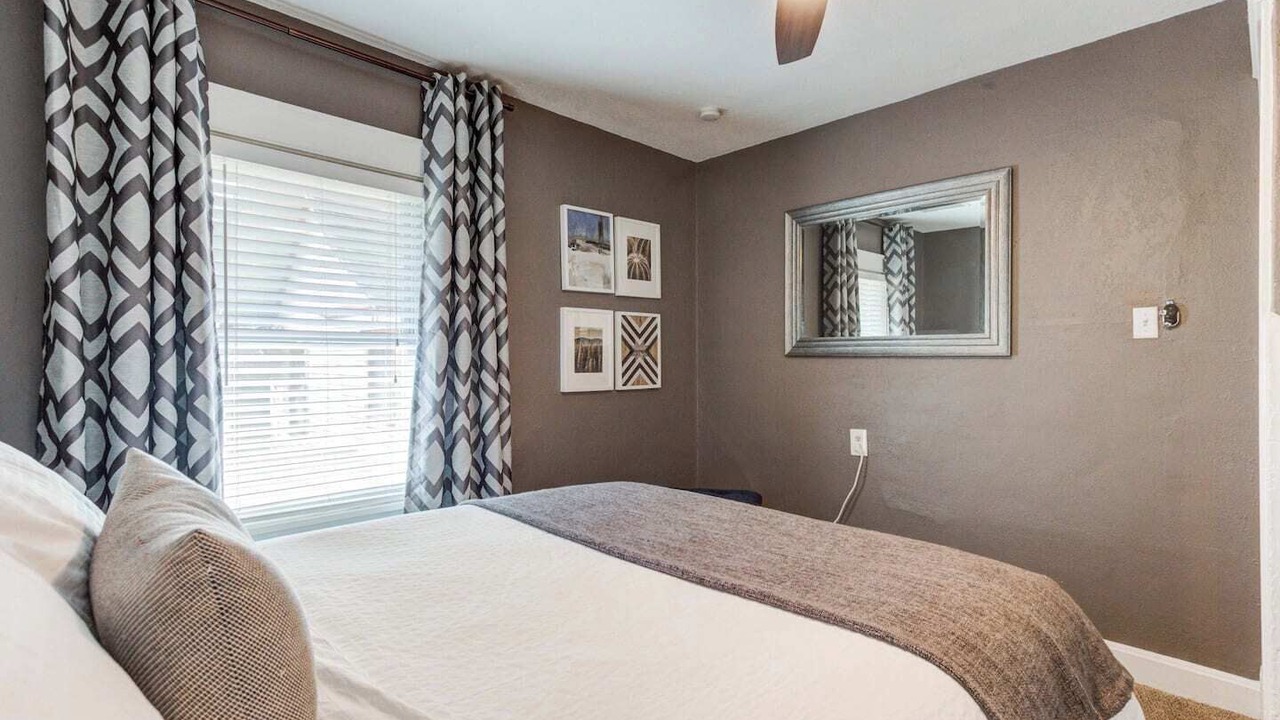 Photo of Bedroom in South Hyde Park