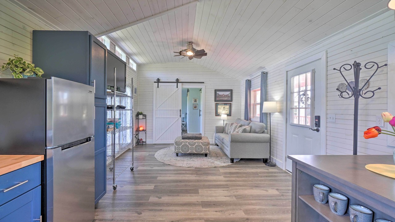 Photo of Livingroom in Sweetwater