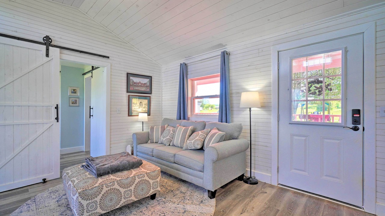 Photo of Livingroom in Sweetwater
