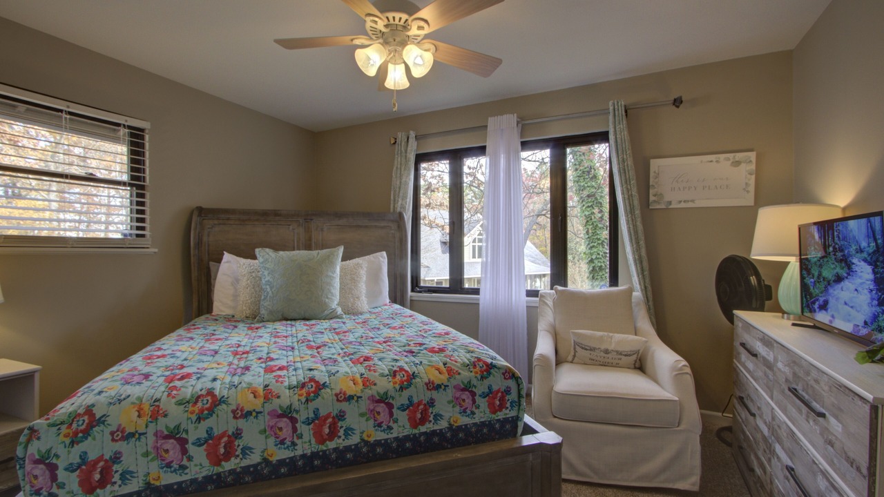 Photo of Bedroom in Hot Springs
