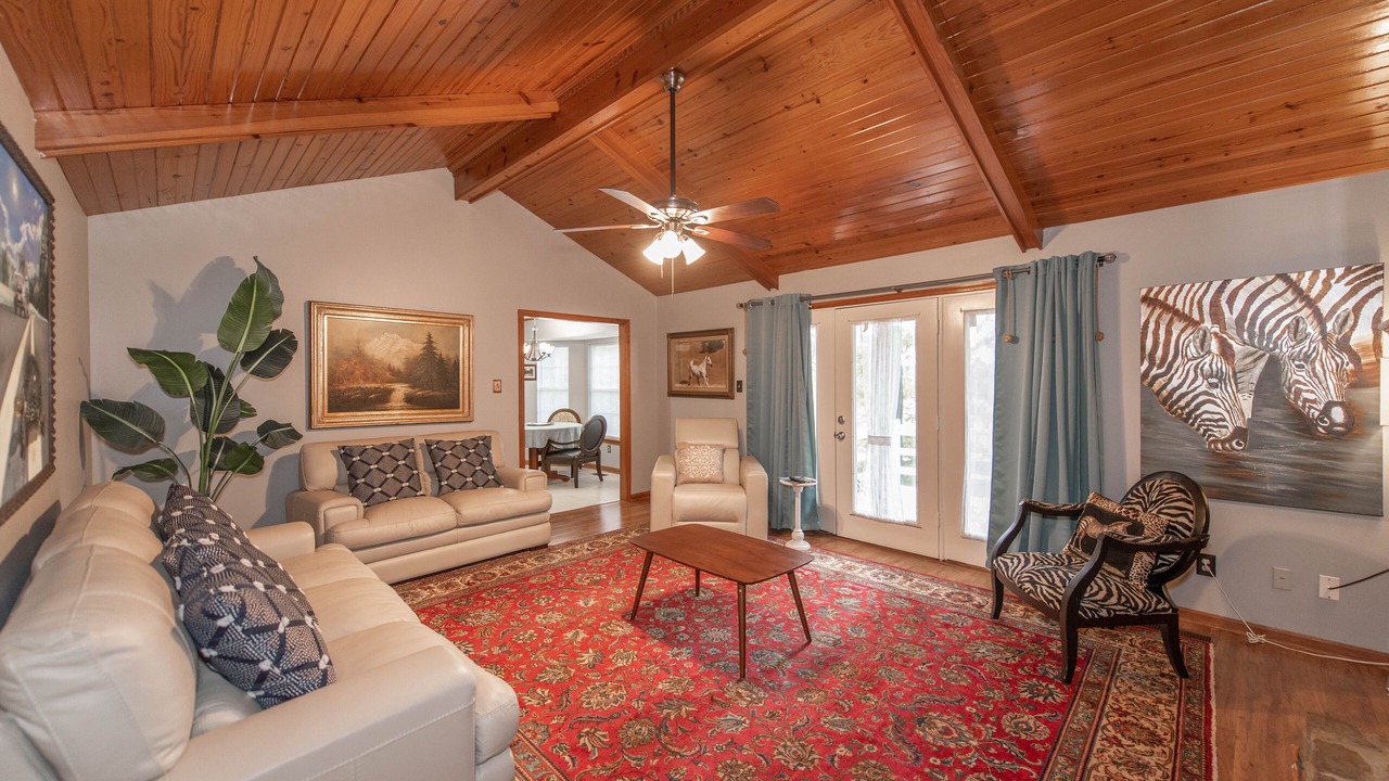 Photo of Livingroom in River Mountain