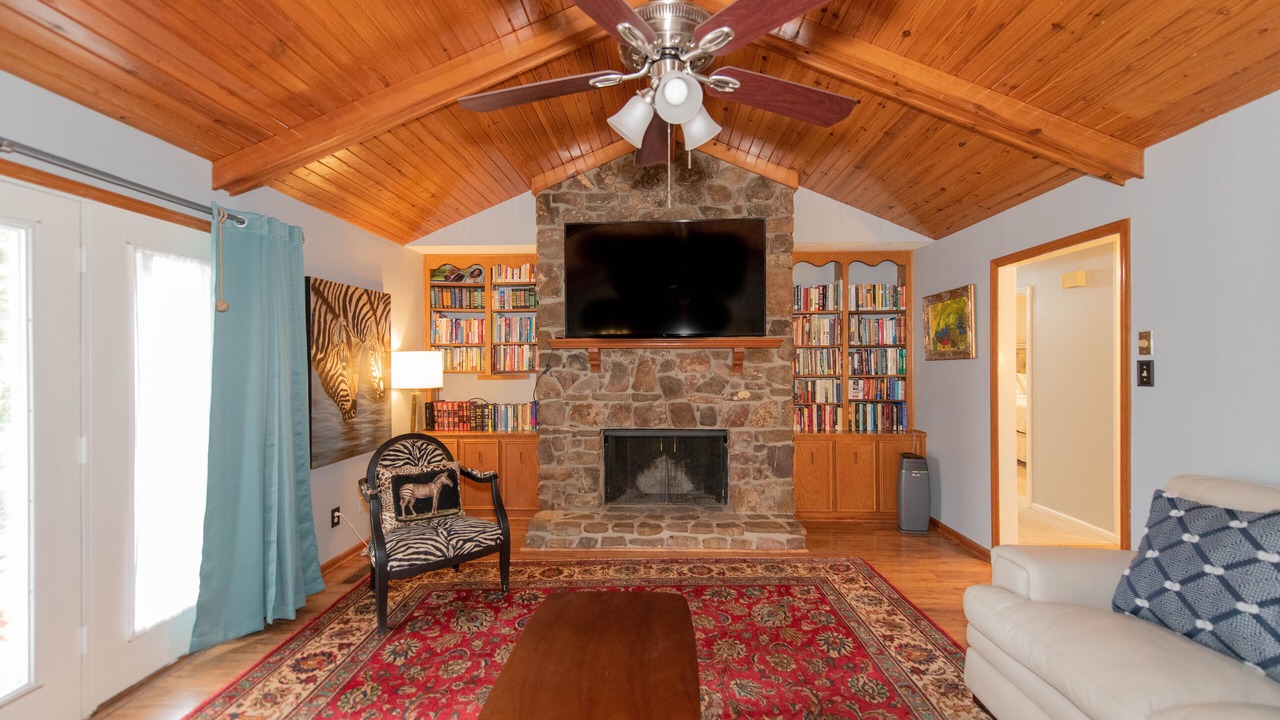 Photo of Livingroom in River Mountain