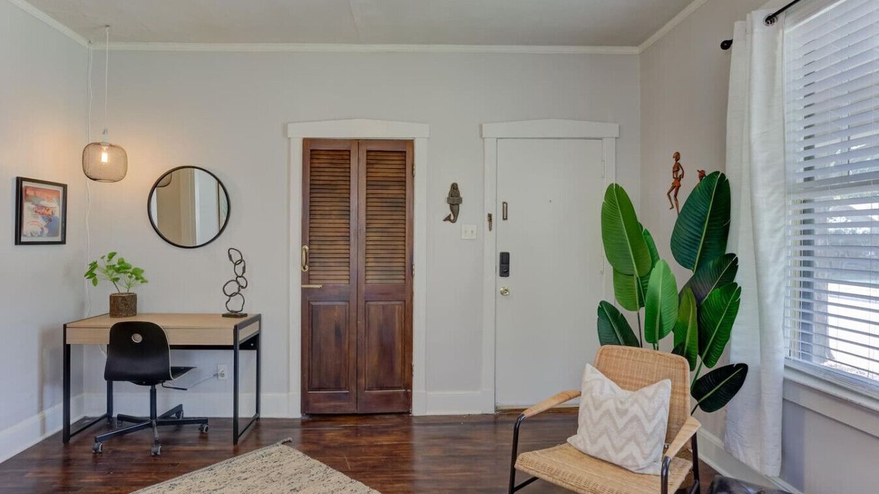 Photo of Bedroom in Cooper-Young Historic District