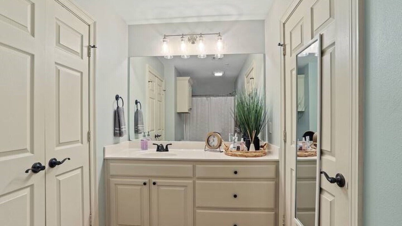 Photo of Bathroom in Highlands - Perkins