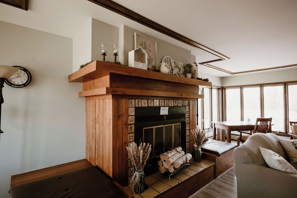 Photo of Livingroom in Jim Falls