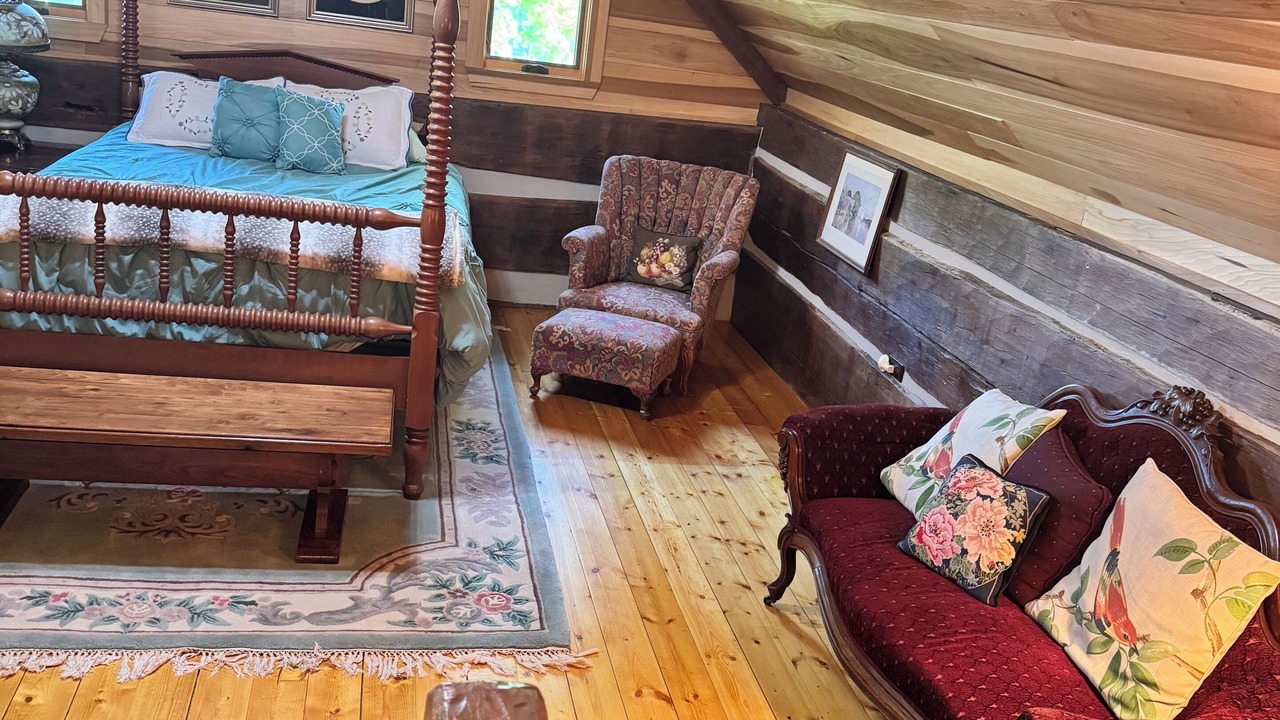 Photo of Bedroom in Dixon Springs