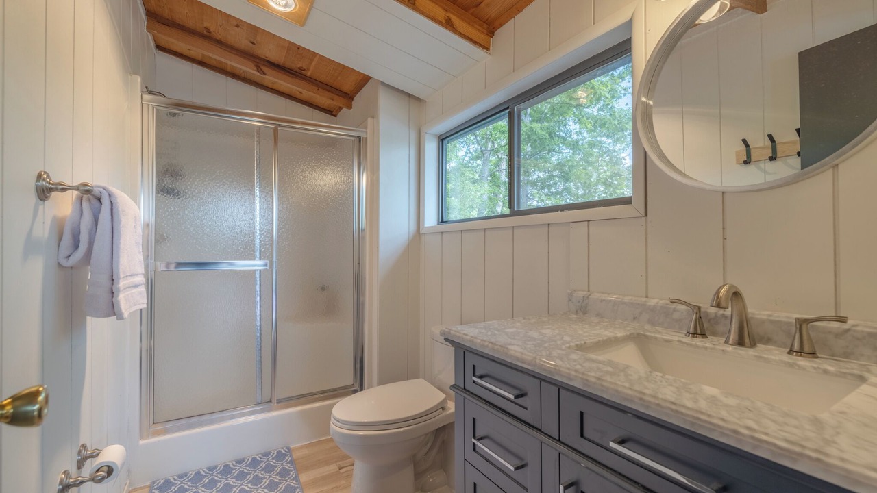 Photo of Bathroom in Innsbrook
