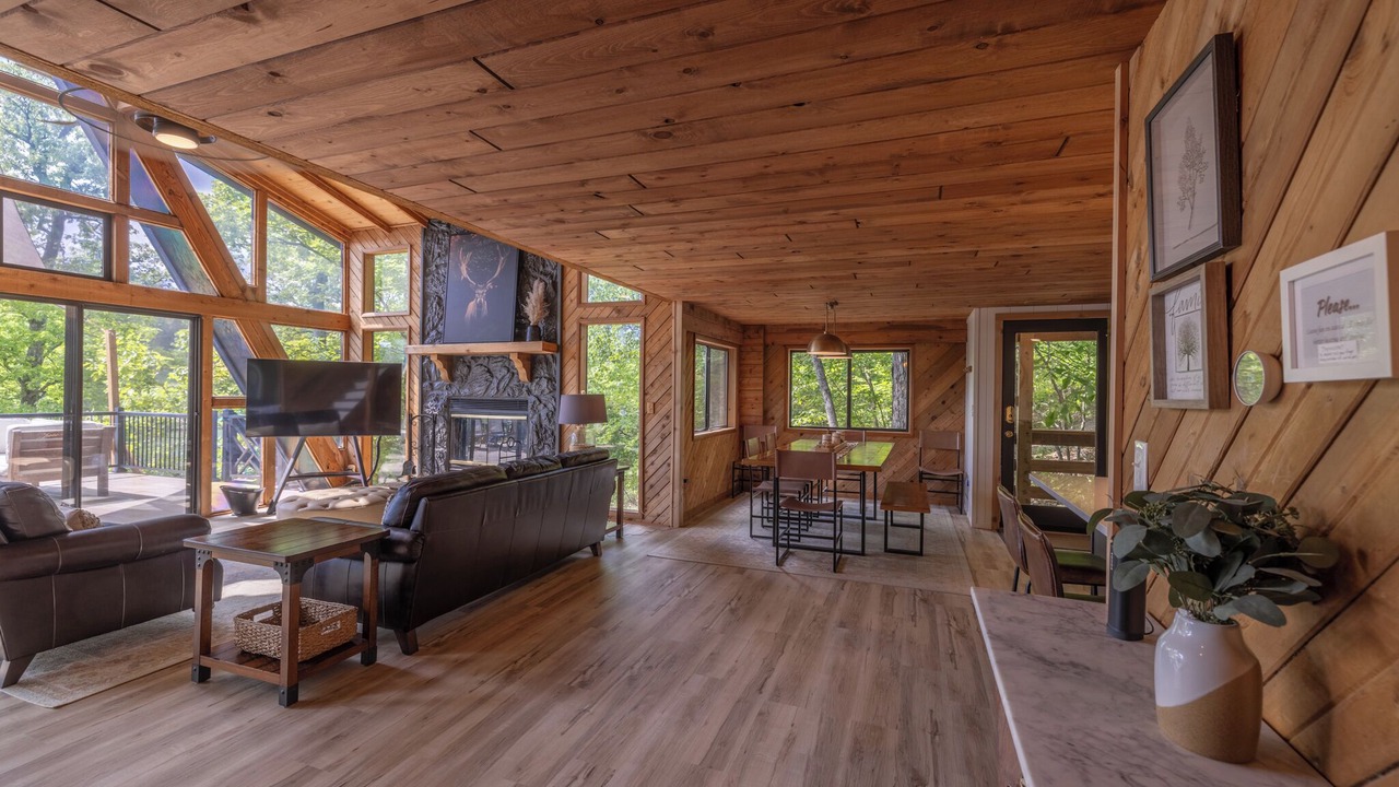Photo of Livingroom in Innsbrook