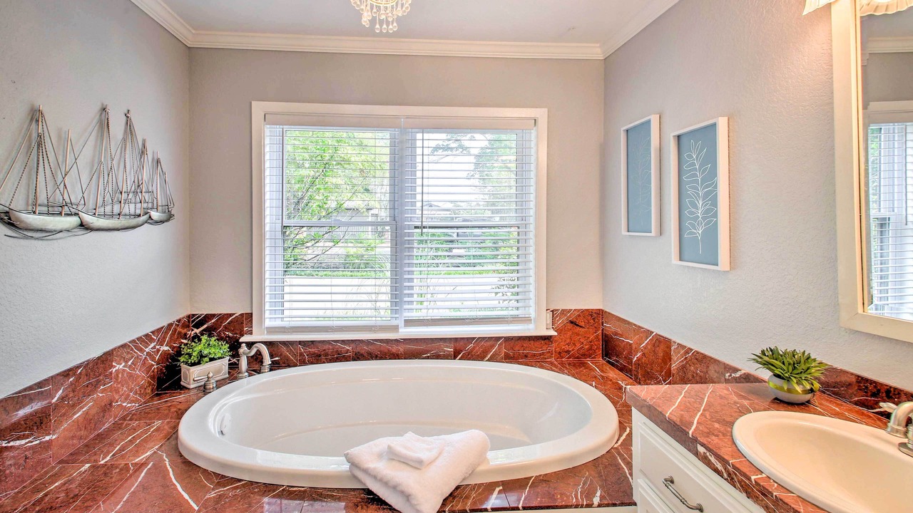 Photo of Bathroom in Lake Hamilton