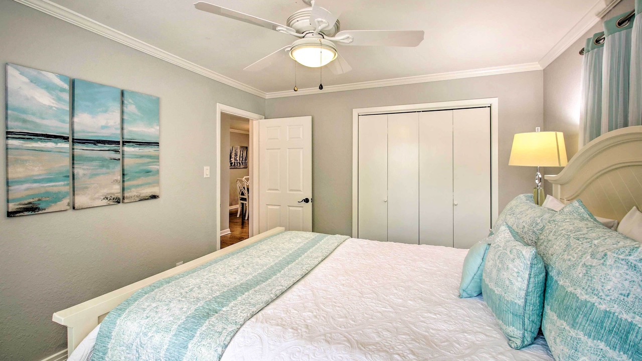 Photo of Bedroom in Lake Hamilton