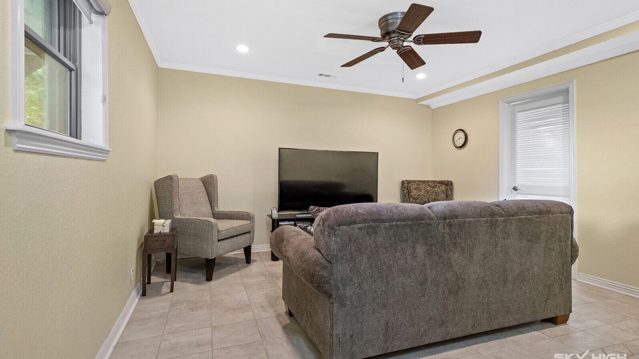 Photo of Bedroom in Garfield