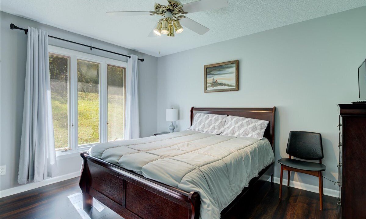 Photo of Bedroom in Ashley Oaks