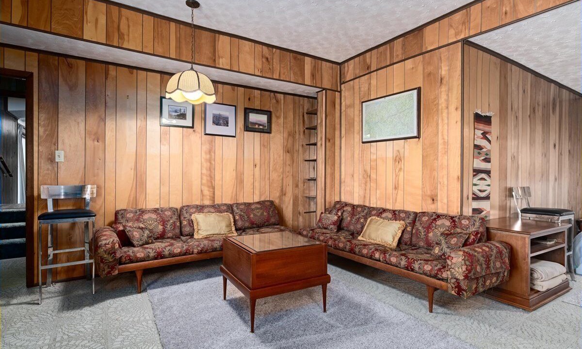 Photo of Livingroom in Ashley Oaks