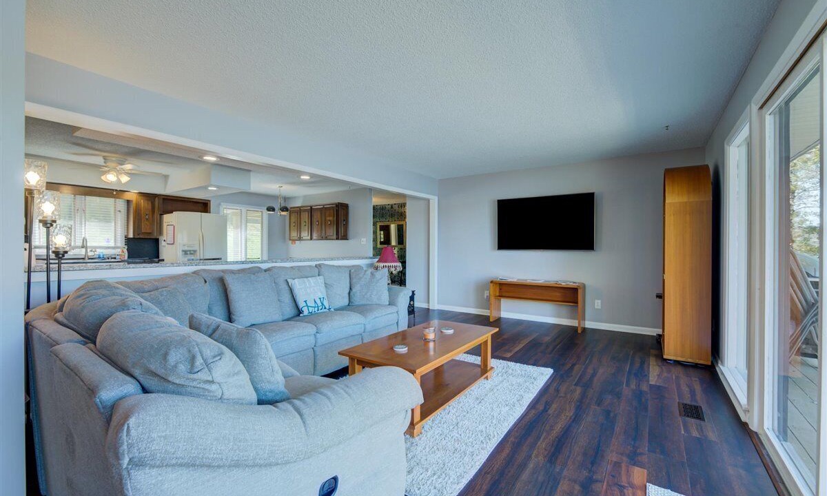 Photo of Livingroom in Ashley Oaks
