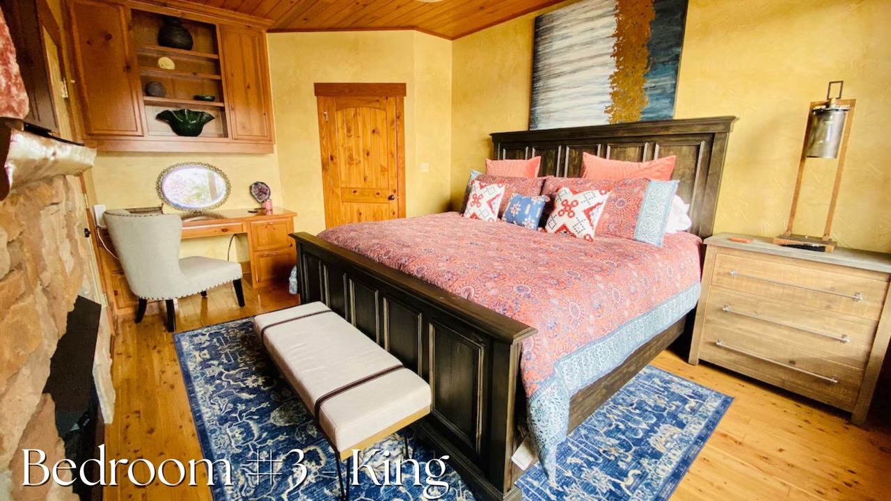 Photo of Bedroom in Piney