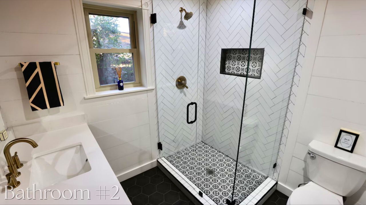 Photo of Bathroom in Piney