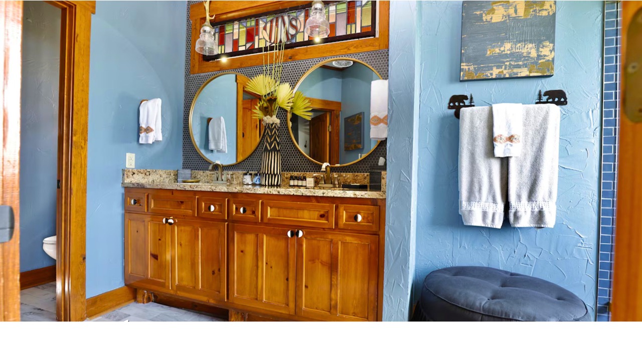 Photo of Bathroom in Piney