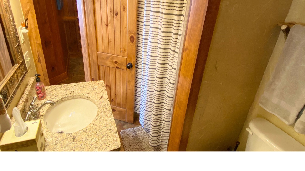 Photo of Bathroom in Piney