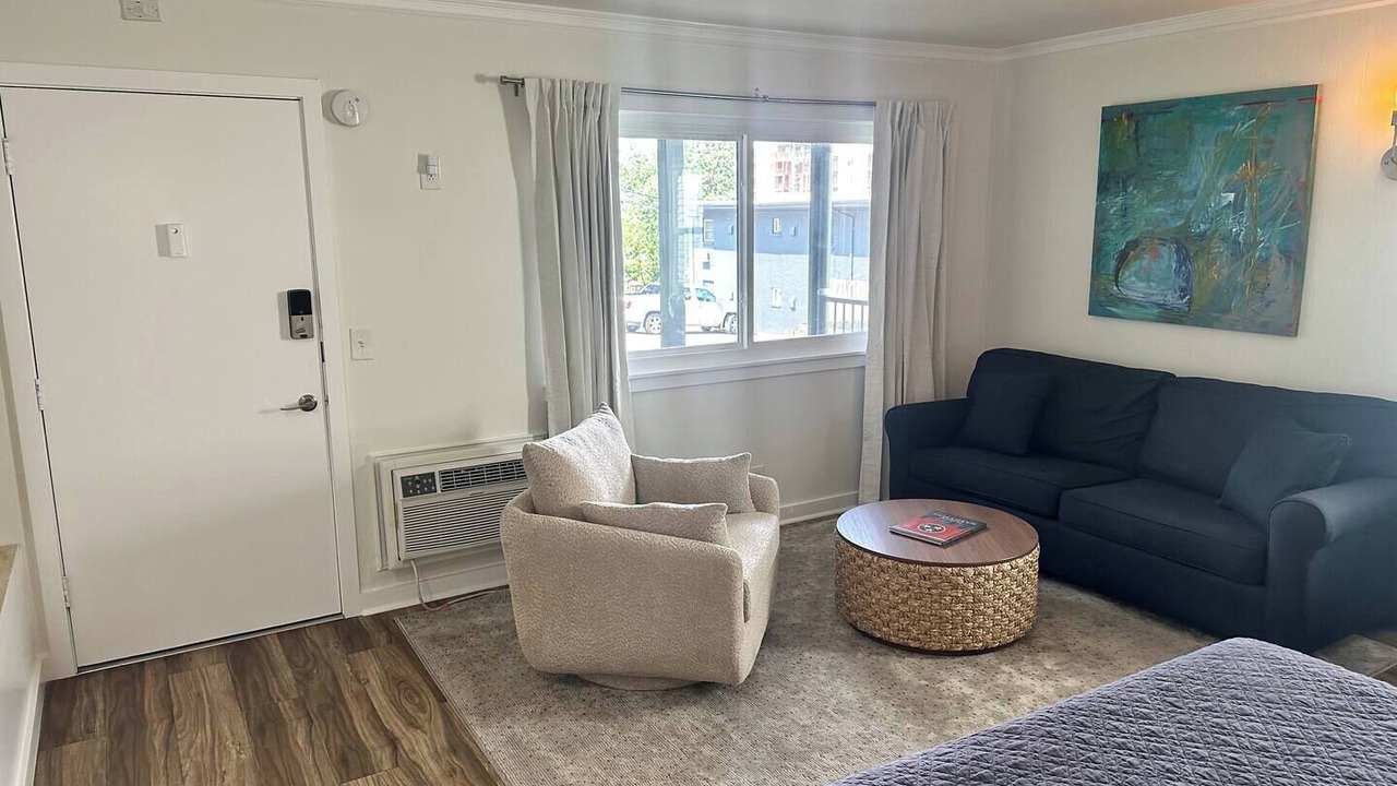 Photo of Livingroom in Melrose