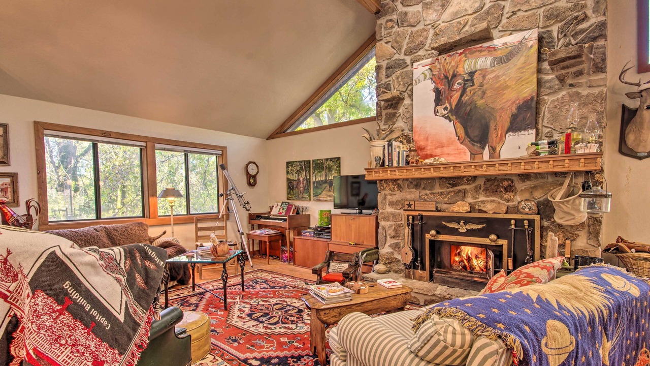Photo of Livingroom in Mammoth Spring