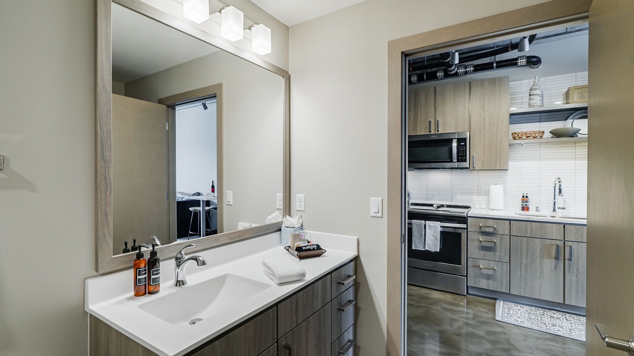Photo of Bathroom in Warehouse District