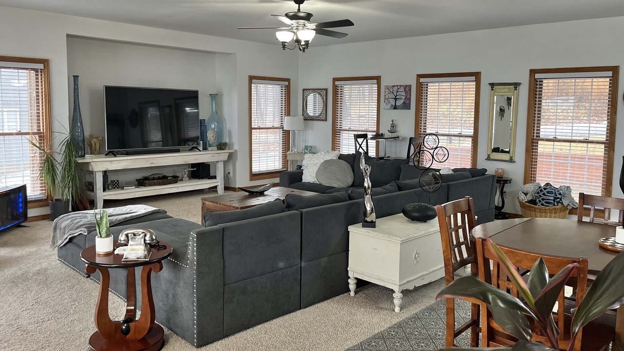 Photo of Livingroom in Rogers