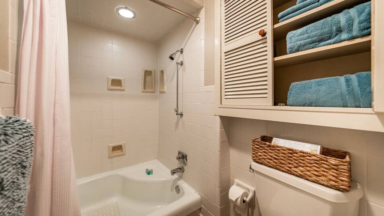 Photo of Bathroom in Eden Isle