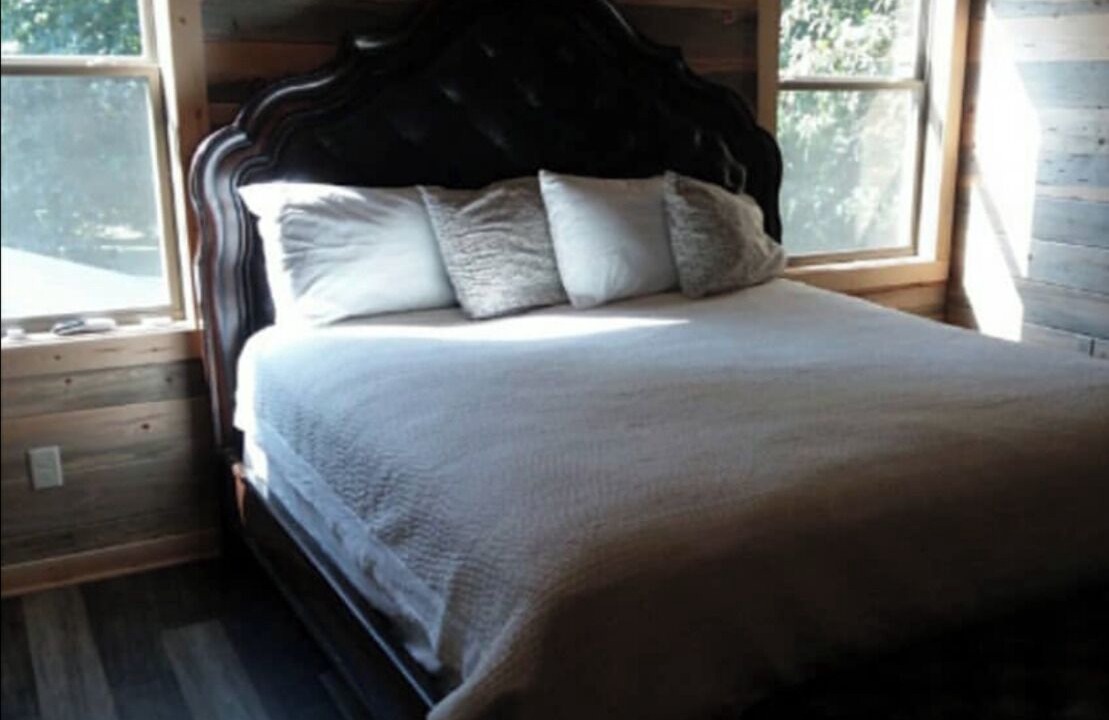 Photo of Bedroom in Pangburn