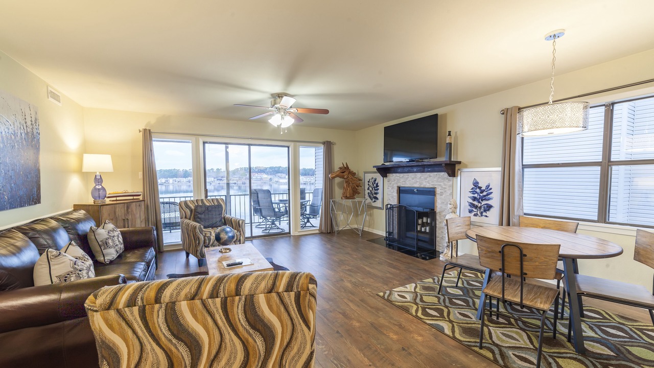 Photo of Livingroom in Lake Hamilton