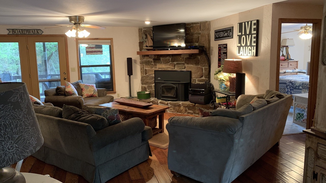 Photo of Livingroom in Garfield