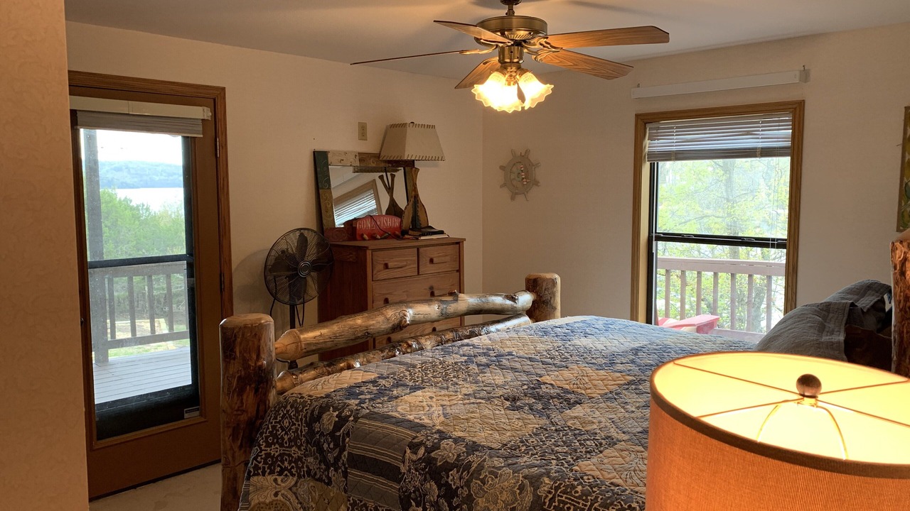 Photo of Bedroom in Garfield