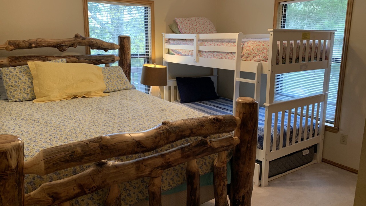 Photo of Bedroom in Garfield