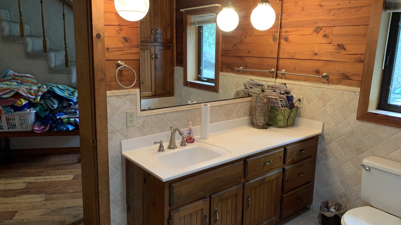 Photo of Bathroom in Garfield
