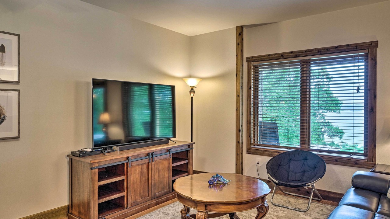 Photo of Livingroom in Garfield